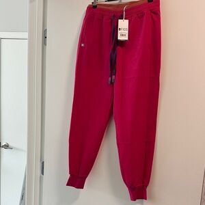 Figs Women's scrubs top/bottom - Bright pink